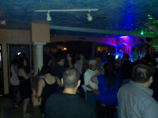 salsa dancing at pepin