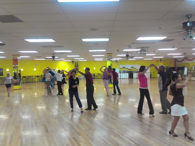 salsa lesson at fat cat